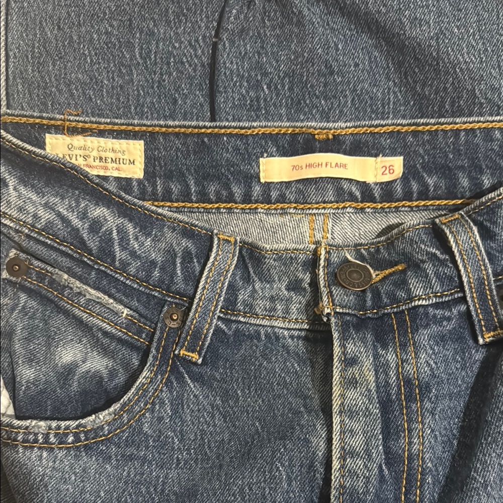 Levi's 70s High Flare - Picture 3 of 3